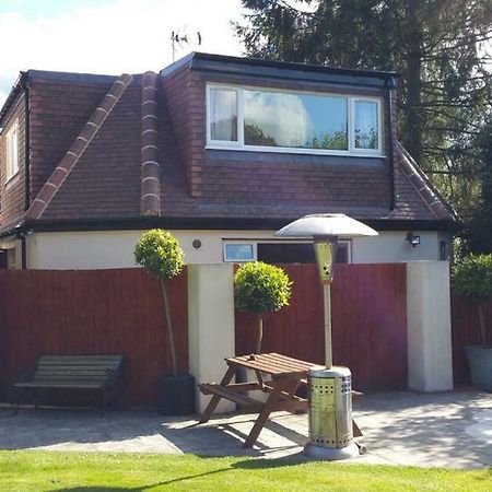 Beautiful Detached 1 Bedroom Apartment Eltham Exterior photo